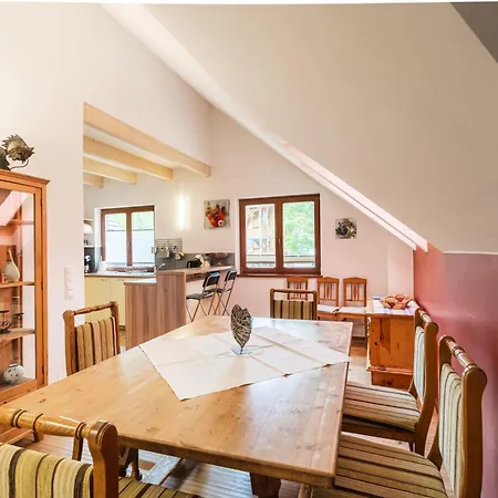 Schoenes Praegant Apartment